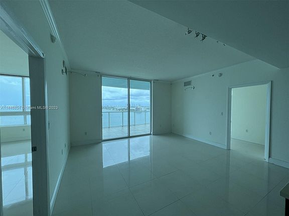 5th image of 1900 N Bayshore Dr APT 1701