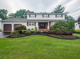 4 Morningside Dr, Old Bridge, NJ 08857