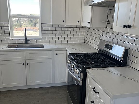 3rd image of 42392 Sabina Dr