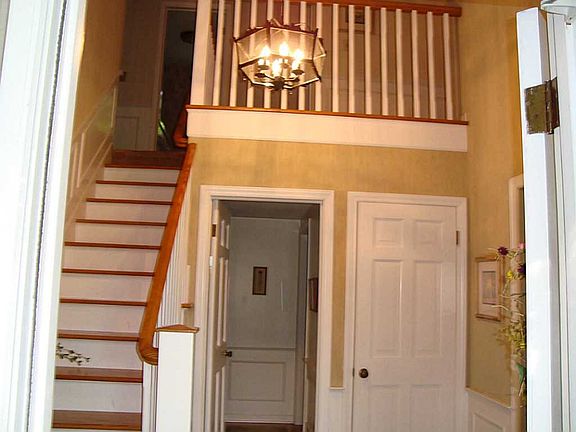 2nd image of 2130 Glen Arbor Dr