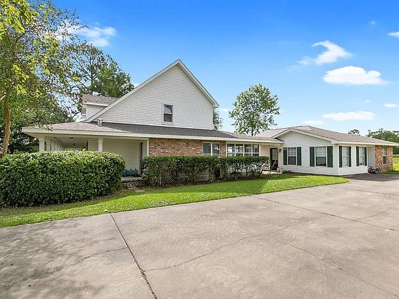 2nd image of 1813 Plantation Dr