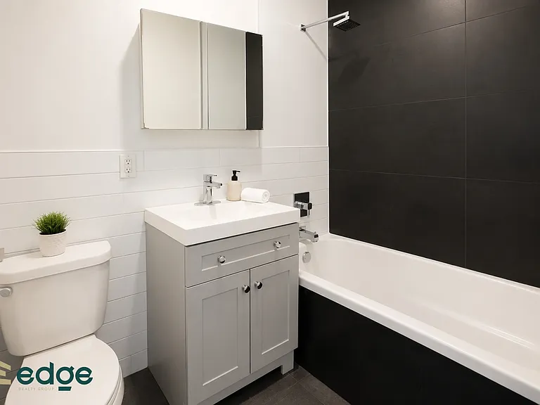 1358 De Kalb Ave #1R — Photo 5