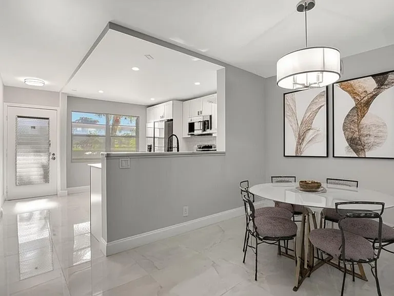 2202 Lucaya Bnd #G2 — Photo 2