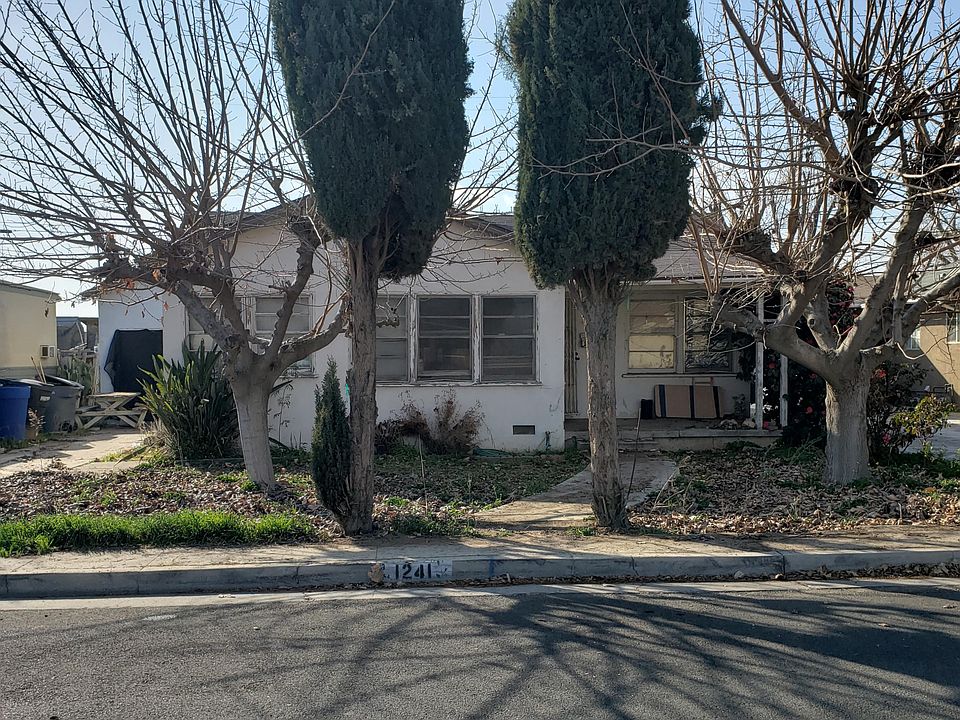 2nd image of 1241 Oxford St
