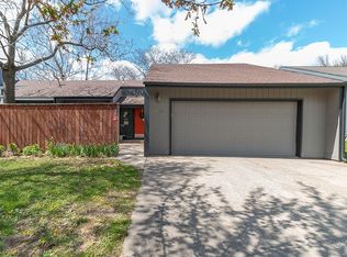 2818 University Dr, Lawrence, KS 66049