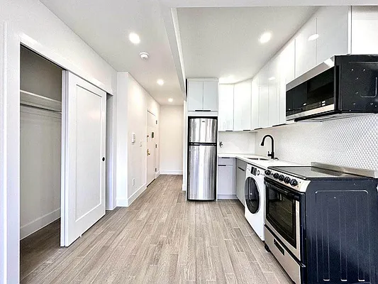 Rented by Zjama Realty Corp | media 1