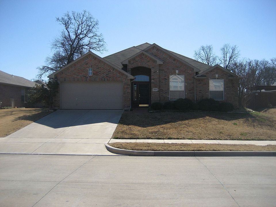 1st image of 2804 Warwick Dr