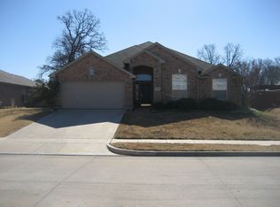 2804 Warwick Dr, Corinth, TX 76210