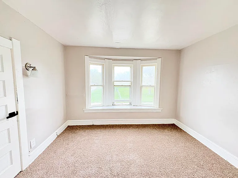 631 Curtis St — Photo 13