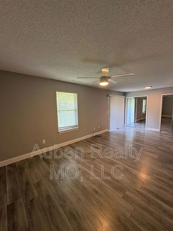 3 bed, 3.0 bath, 1316 sqft, $1,995 — Photo 4