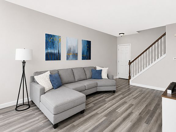 3rd image of 1904 Cobblestone Dr