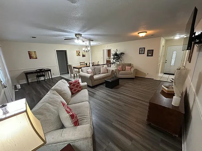 3808 Webster St — Photo 1