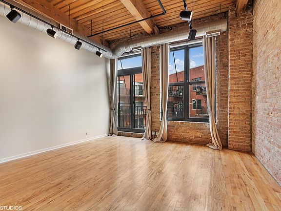 5th image of 2310 S Canal St Unit 508
