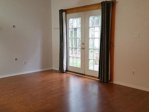 4th image of 180 Tabby Creek Cir