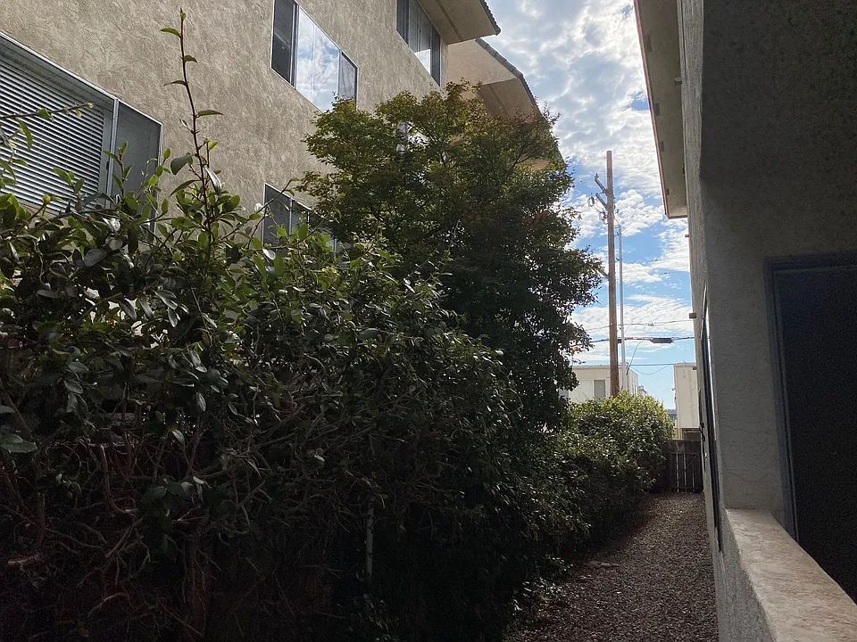 Hillcrest Palms Apartments
