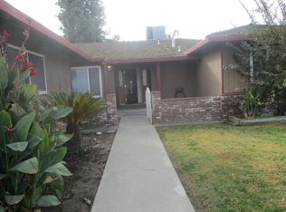 885 Redwood Ln, Lemoore, CA 93245