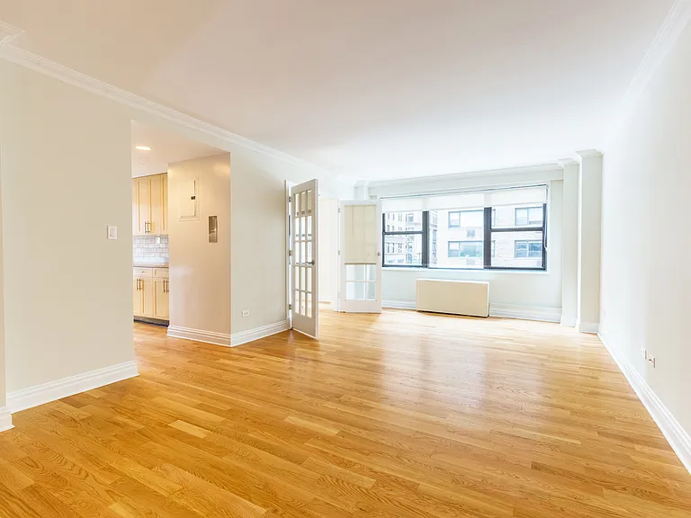 141 E 33rd St #3E — Photo 1
