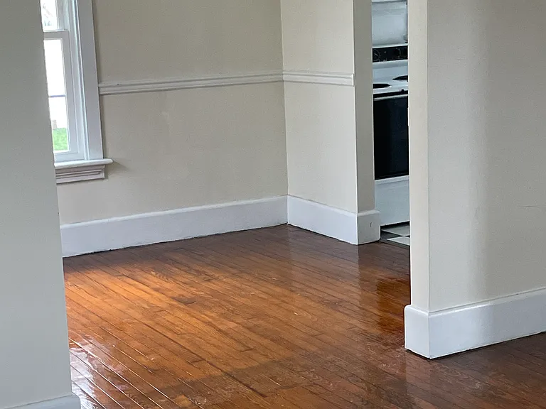 205 W Mahoning St — Photo 10