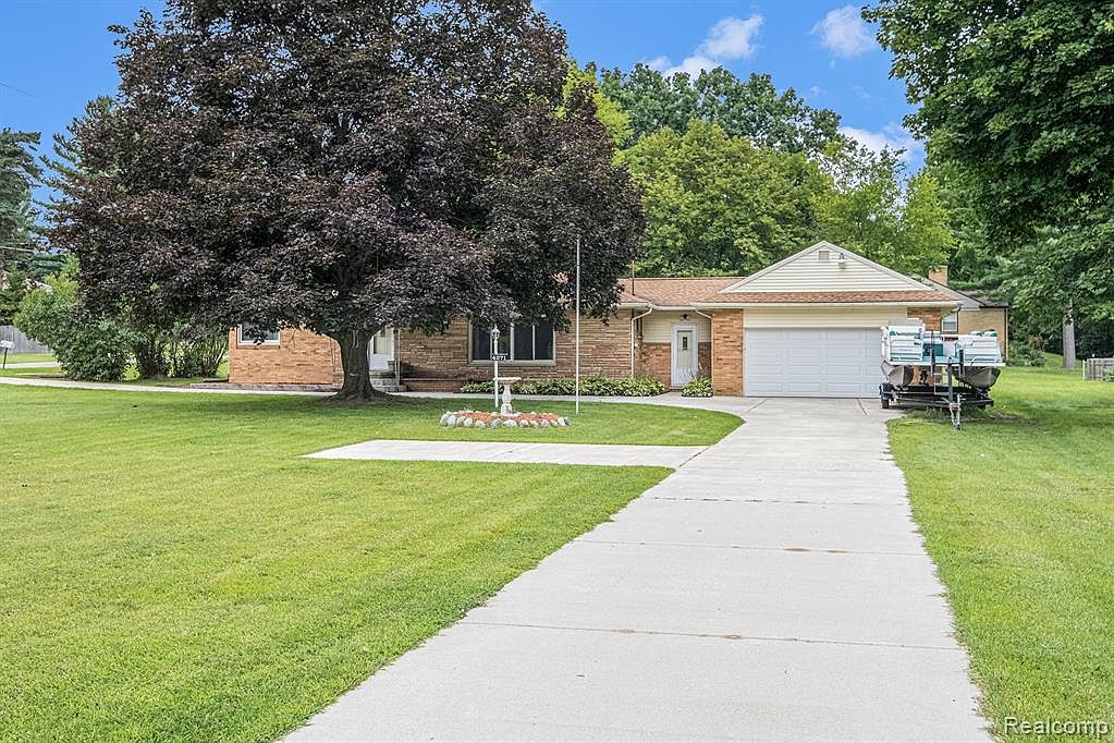 4271 E Stanley Rd, Mount Morris, MI 48458 Zillow