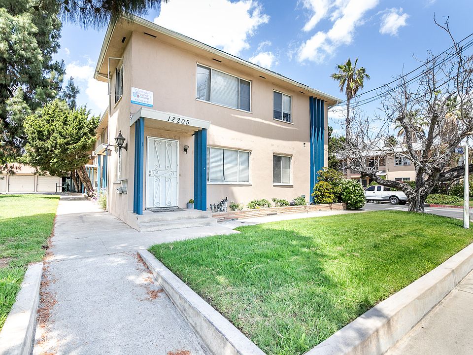 1st image of 12205 Burbank Blvd APT 3