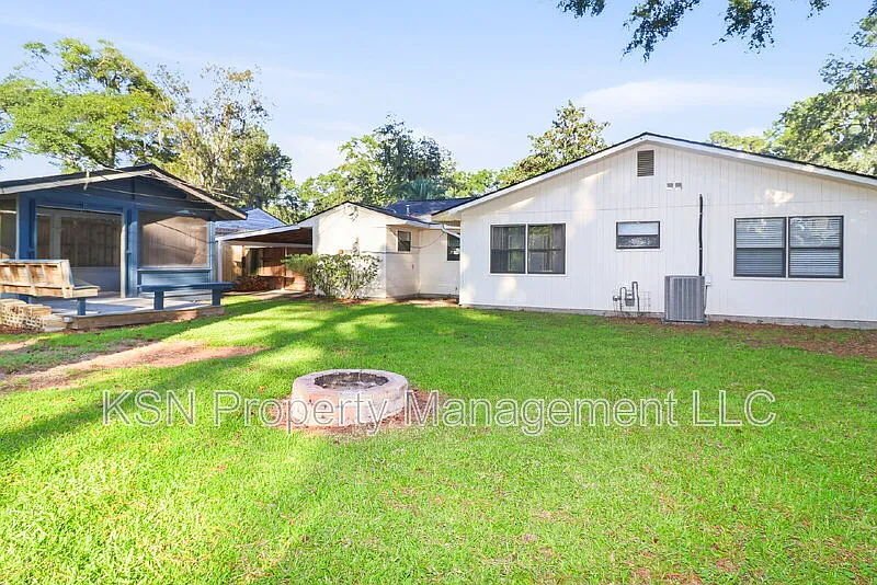 3 bed, 2.5 bath, 1524 sqft, $2,190 — Photo 3