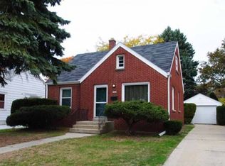 2020 E Howard Ave, St Francis, WI 53235
