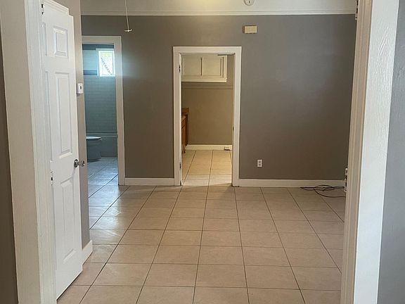 2nd image of 2031 Urquhart St