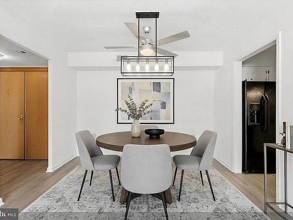 4th image of 1301 N Courthouse Rd APT 1205