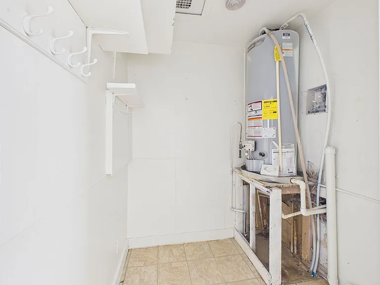 701 Sunset Ter — Photo 15