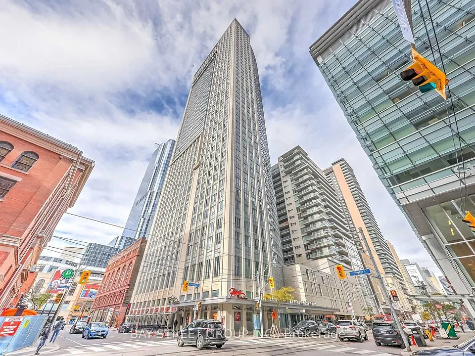 210 Victoria St #2006