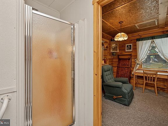36th image of 277 Cheeks Ln