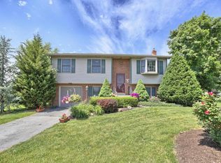 660 Kraybill Church Rd, Mount Joy, PA 17552