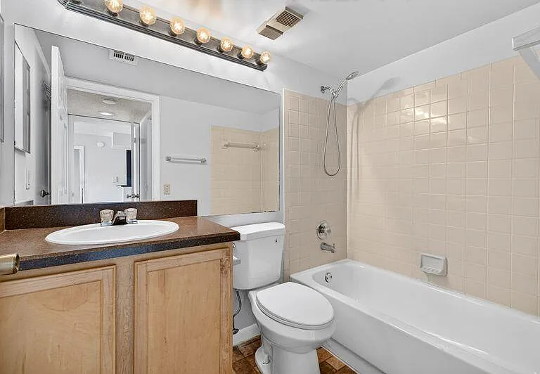 724 Executive Center Dr #31 — Photo 10