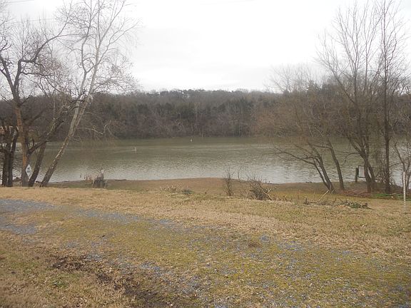 Community  river access lot