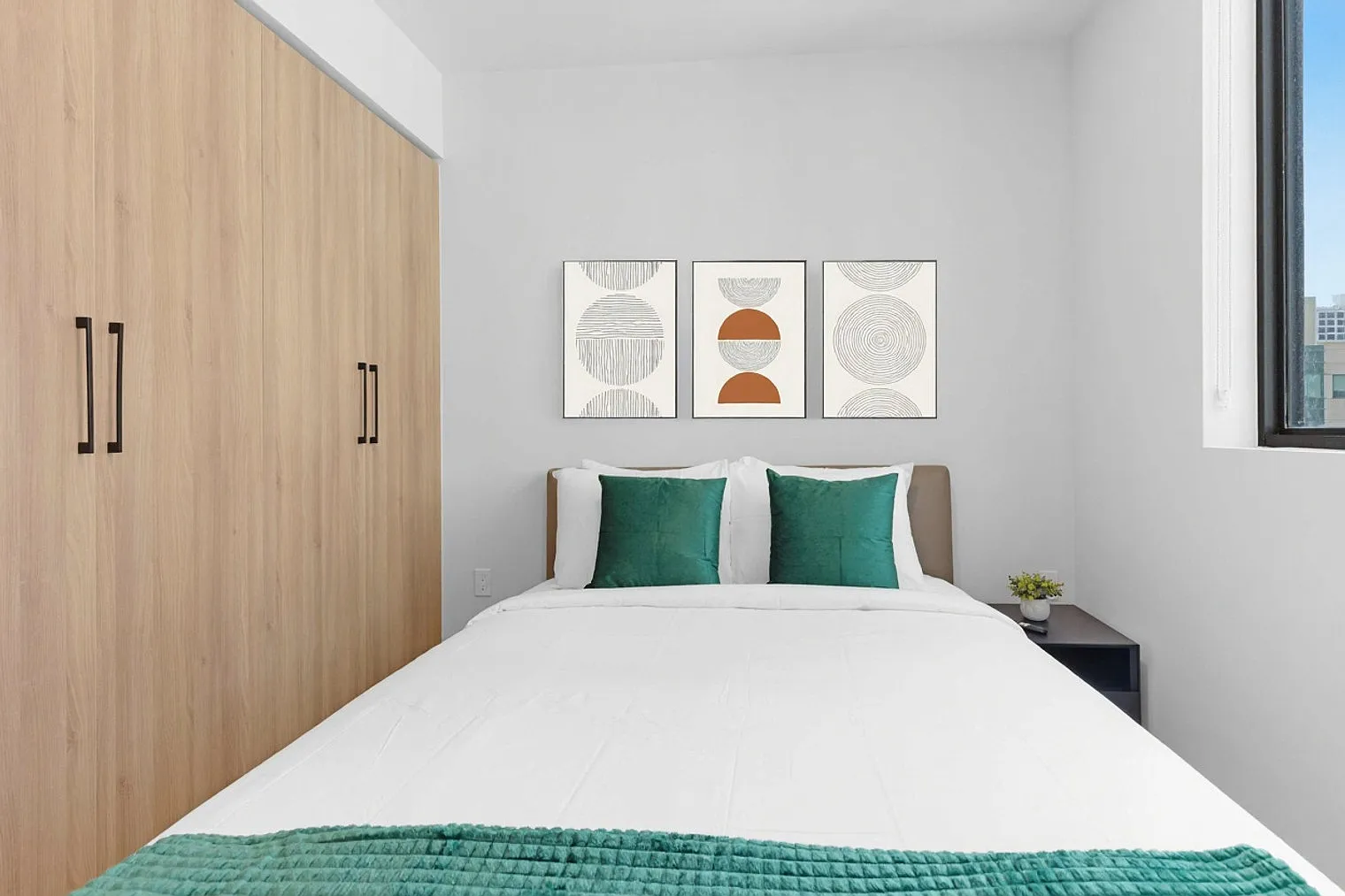 1 bed, 1.0 bath, 602 sqft, $3,587 — Photo 3