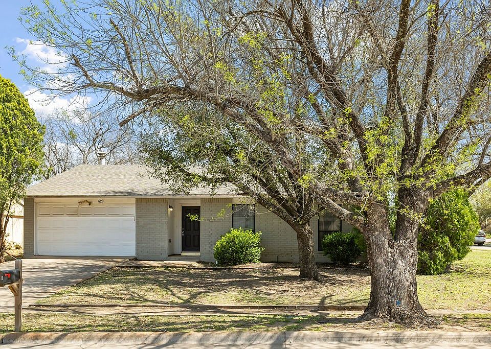 1st image of 623 Live Oak Dr