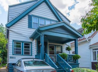 6911 Auburn Ave, Wauwatosa, WI 53213
