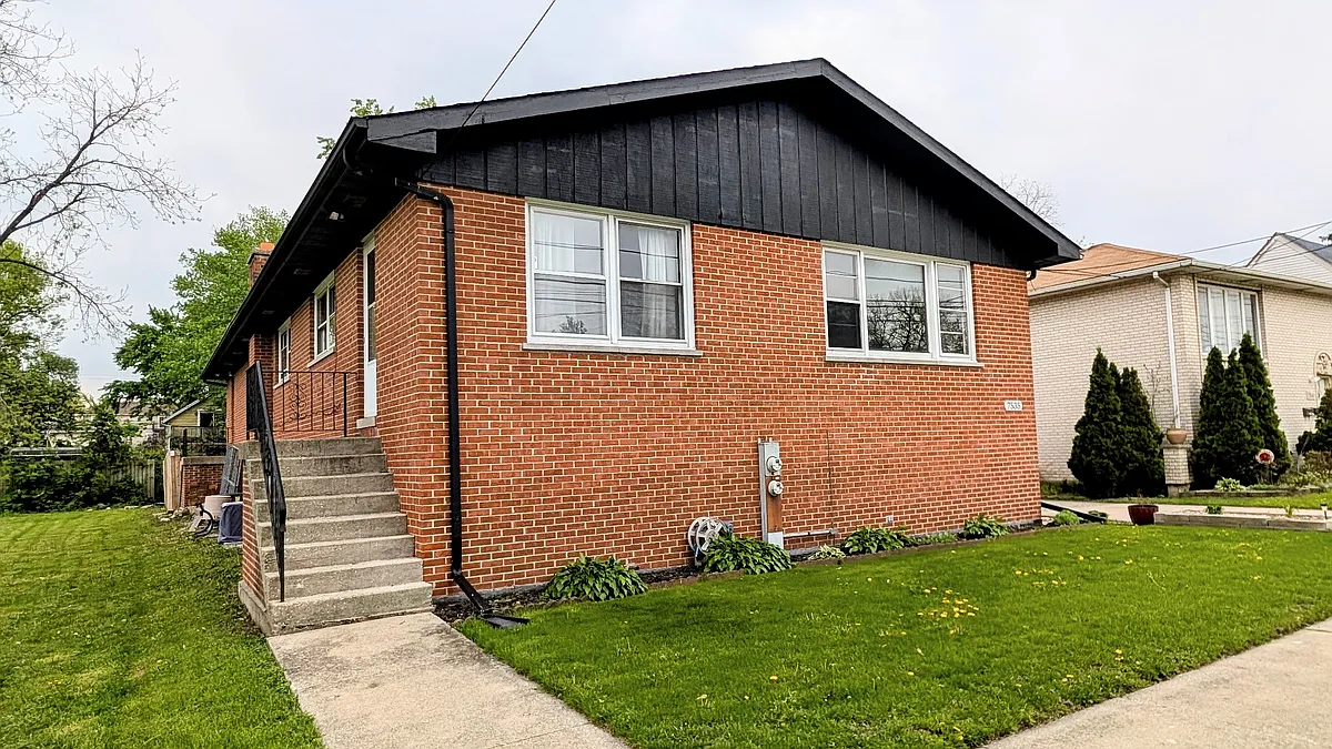 Building Photo - 7535 W Hanover St #1