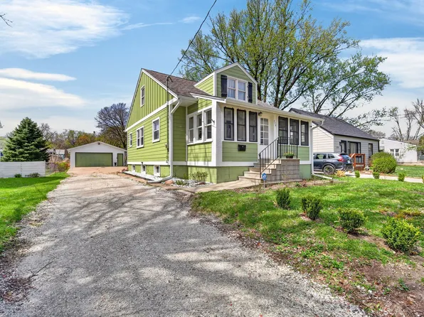 528 13th St, West Des Moines, IA 50265