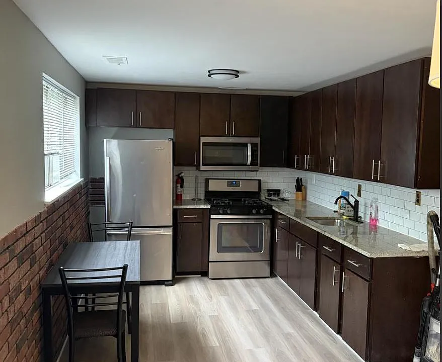 828 Booker Pl