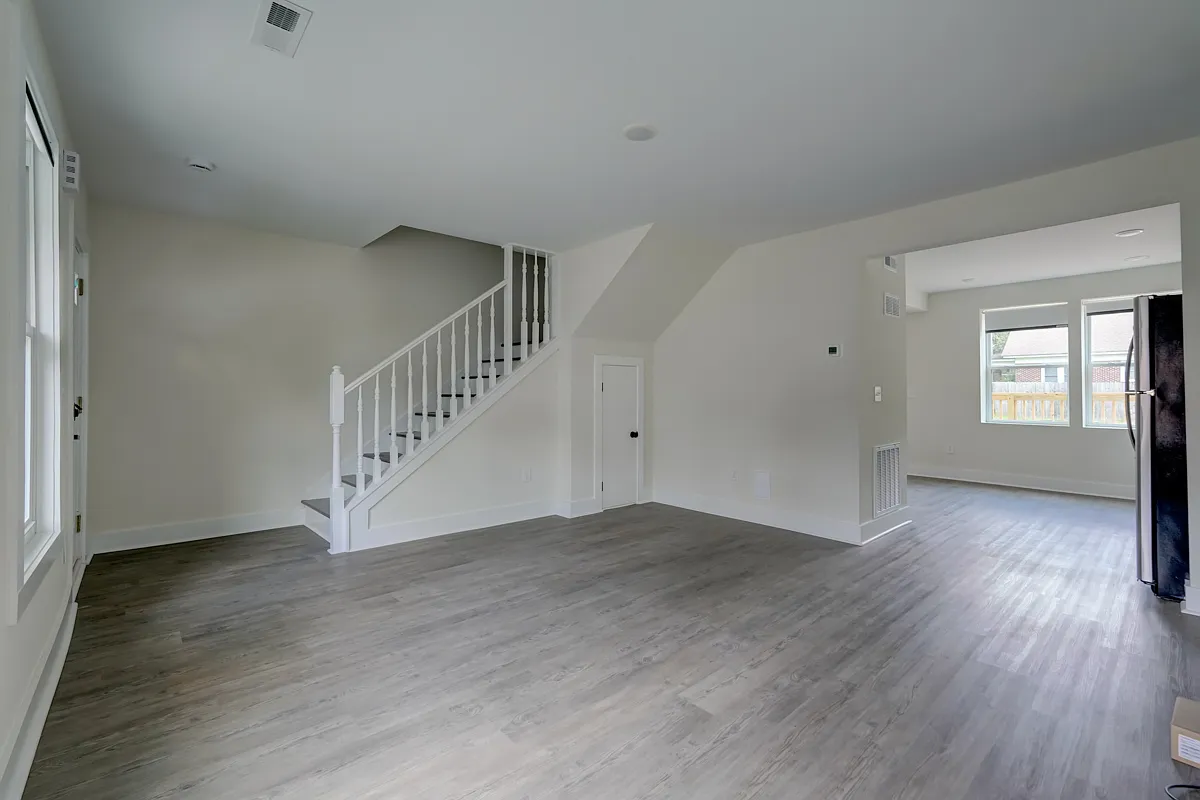 209 S Woodrow St — Photo 4