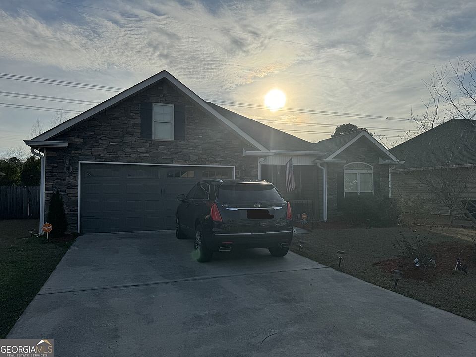 1st image of 223 Edgarton Way
