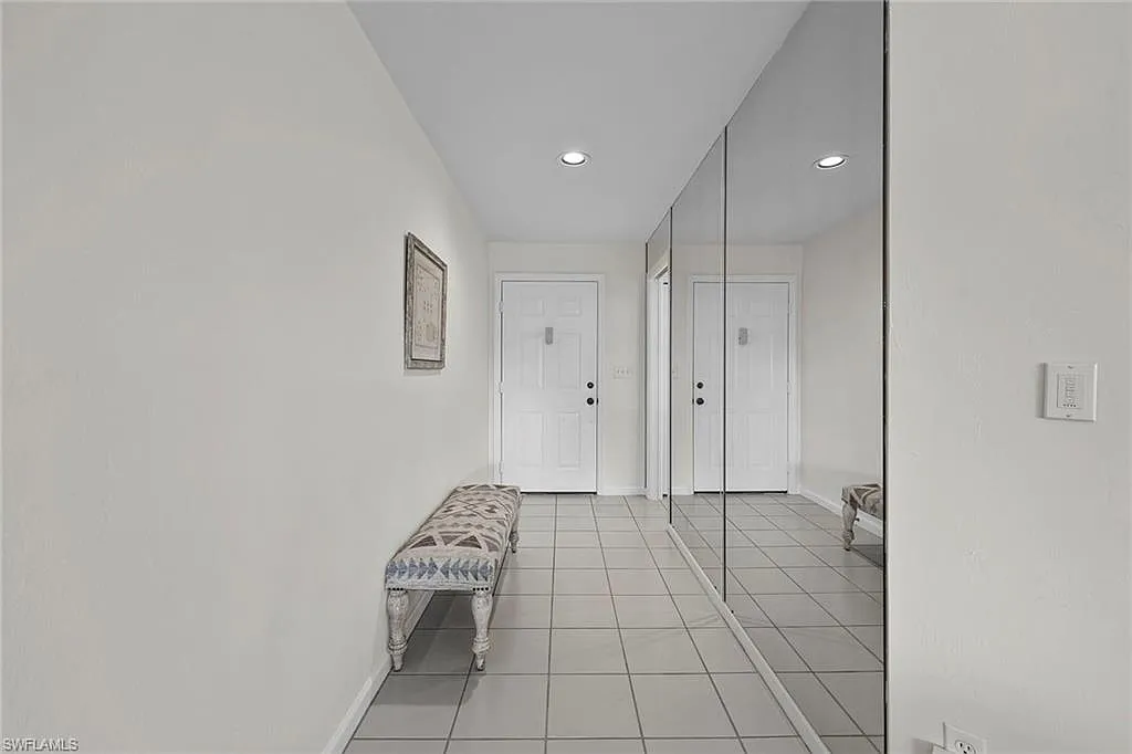 2 bed, 2.0 bath, 1450 sqft, $6,500 — Photo 2