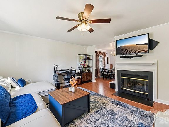 4th image of 6025 Crape Myrtle Ln
