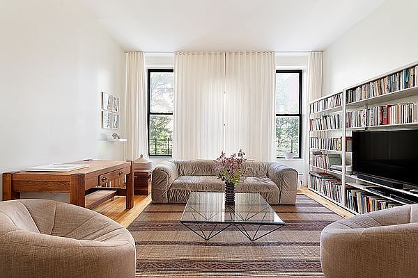 1st image of 67 Bond St #2