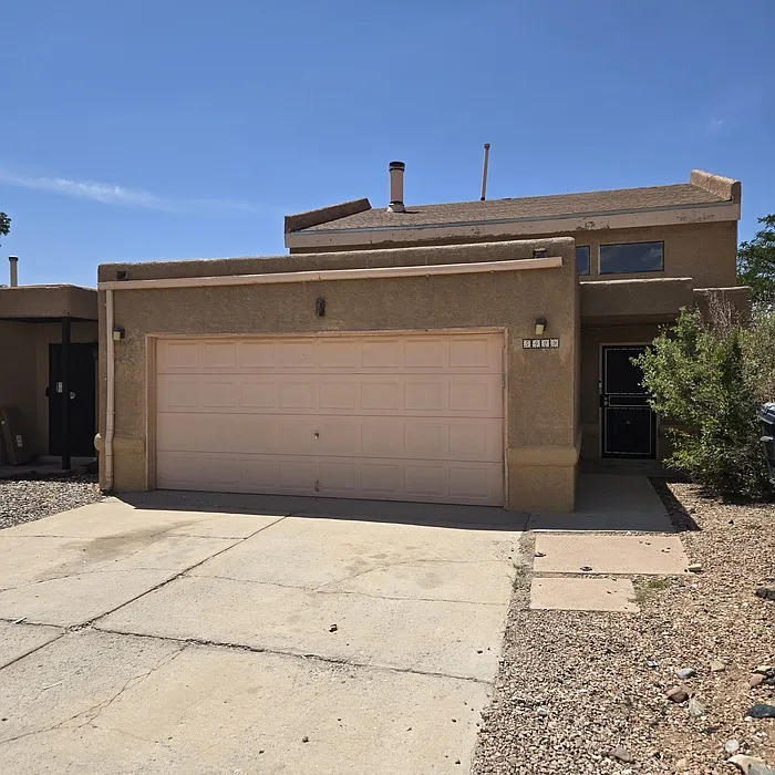 3 bed, 2.0 bath, 1465 sqft, $2,200 — Photo 1
