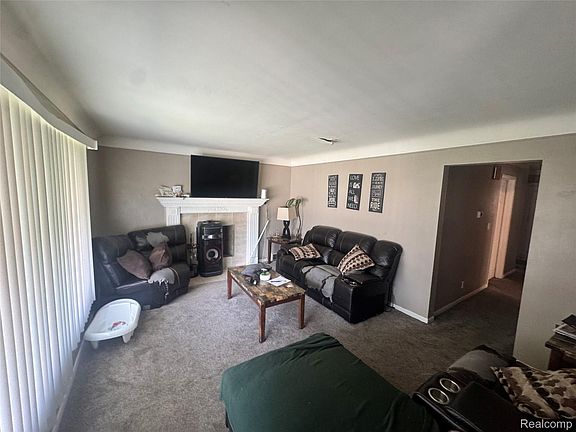 2nd image of 22122 Kelly Rd