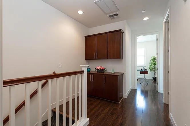 1081 Gaviota Ter — Photo 12