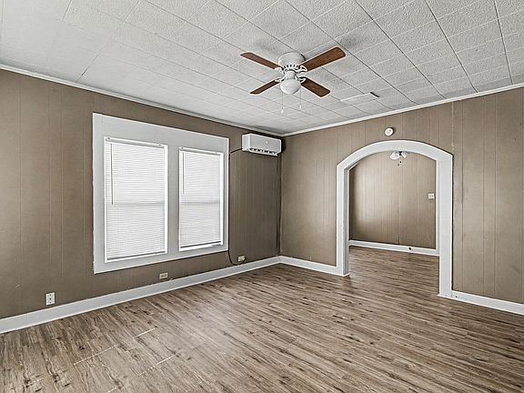 2nd image of 109 Dallas Ave #A