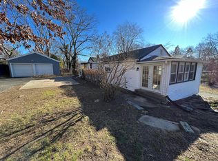 169 Woodycrest Dr, Farmingville, NY 11738